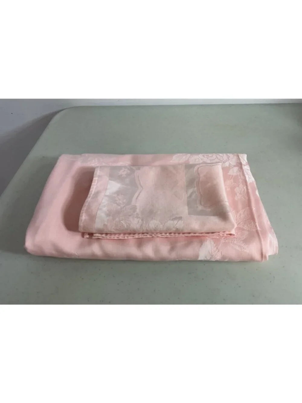 Vintage Pink Damask Woven Jacquard Rectangular Tablecloth